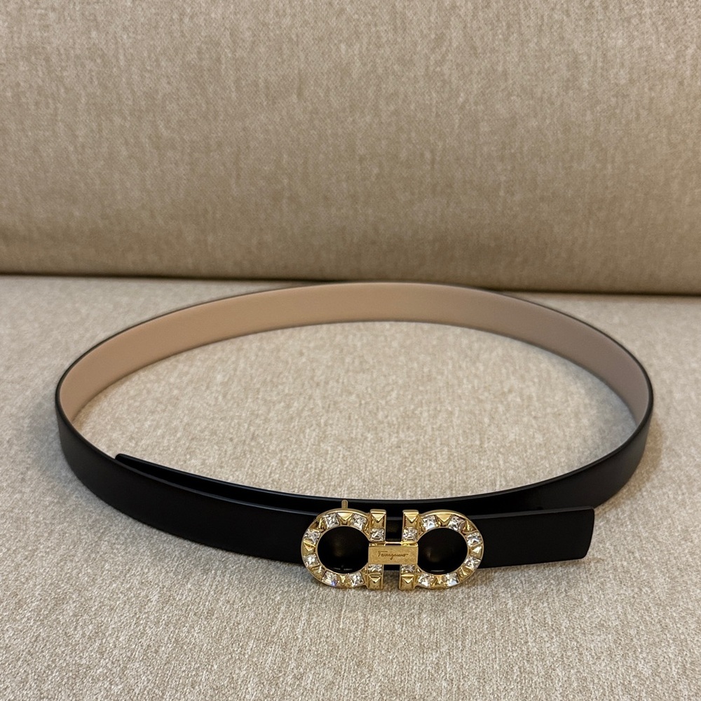 Ferragamo Elegant Black and Gold Women's Belt